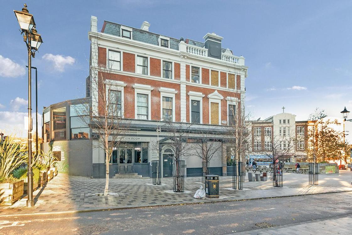 Economical Archway Nest Londra