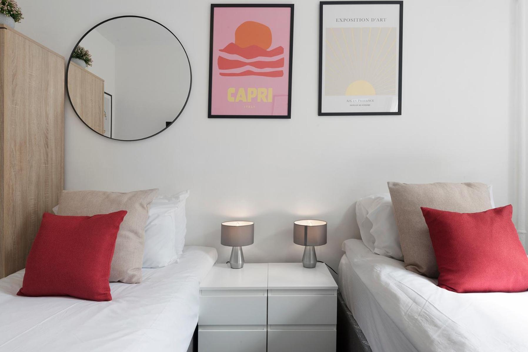 Economical Archway Nest * Londra
